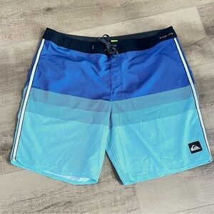 Quiksilver Men‎ Sz 38 Board Shorts Surf Swim Trunks Green & Blue Striped 38x8.5”